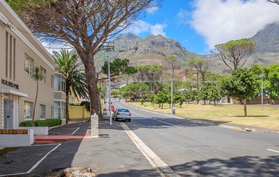 To Let 1 Bedroom Property for Rent in Vredehoek Western Cape